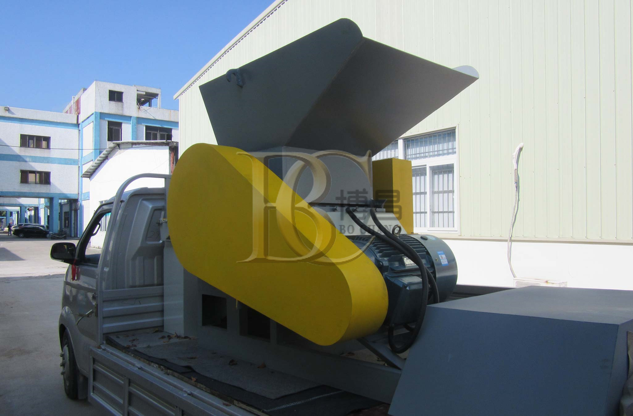 教你一招，如何預防塑膠破碎機軸承發(fā)熱？